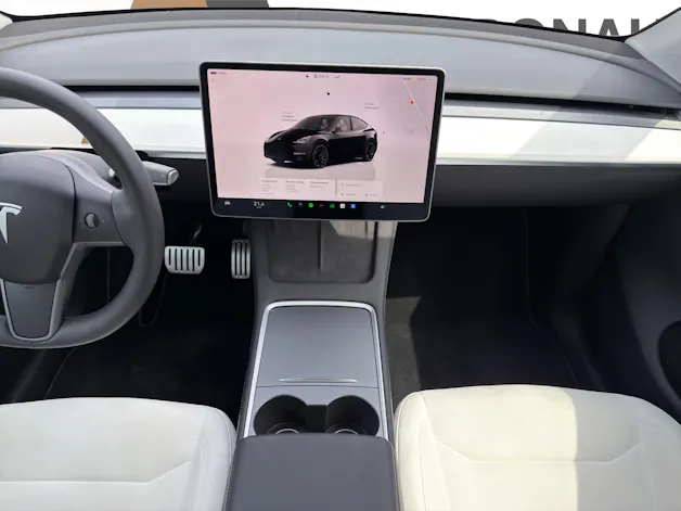 Tesla Model Y Performance D SOH 95.5% Weisses Interieur