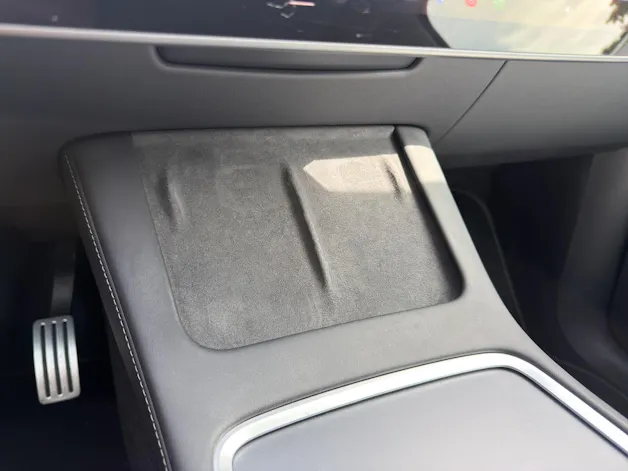 Tesla Model Y Performance D SOH 95.5% Weisses Interieur