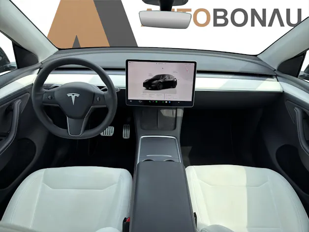 Tesla Model Y Performance D SOH 95.5% Weisses Interieur
