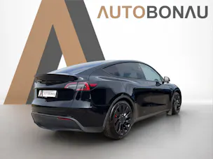 Tesla Model Y Performance D SOH 95.5% Weisses Interieur