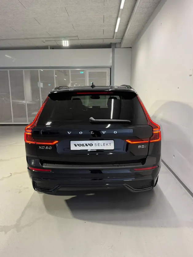 VOLVO XC60 2.0 B5 MH Plus Dark AWD