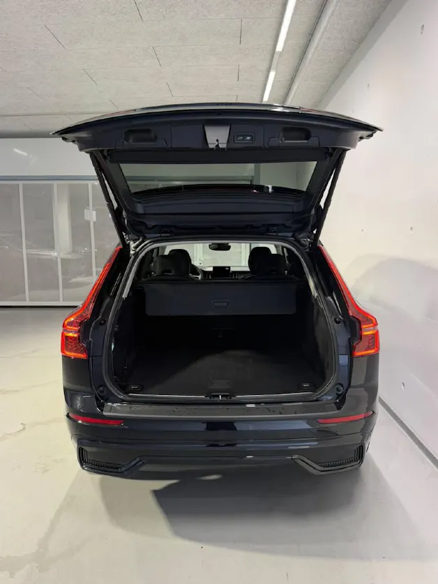 VOLVO XC60 2.0 B5 MH Plus Dark AWD