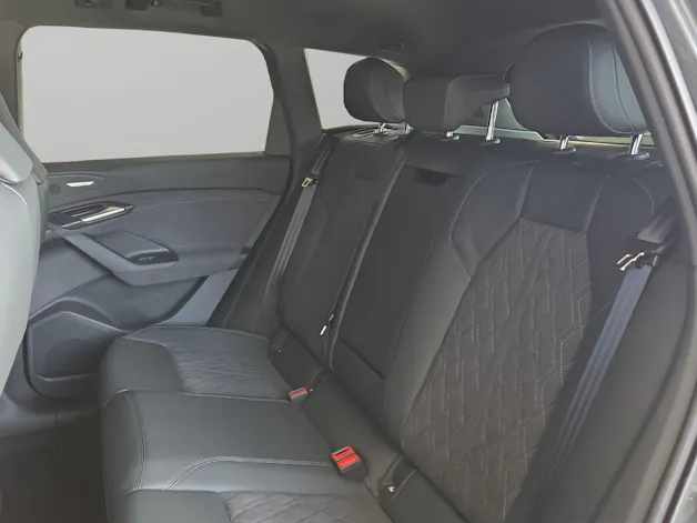 AUDI Q6 e-tron quattro