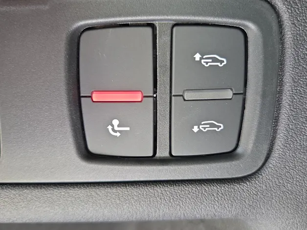 AUDI Q6 e-tron quattro