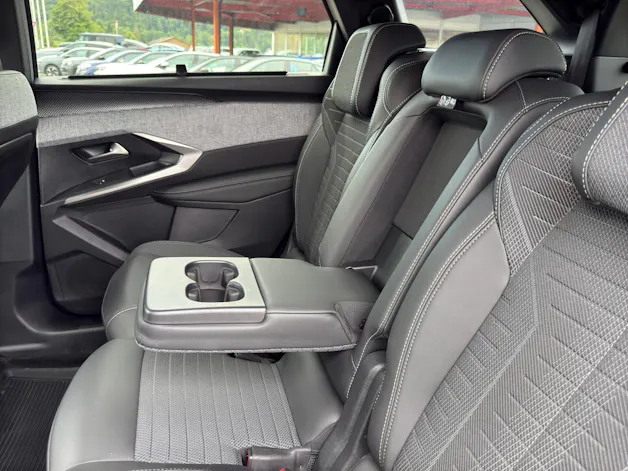 PEUGEOT 5008 1.2 Hybrid e-DCS6 GT 7 Plätzer