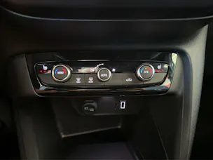 OPEL Corsa-e 156 GS Pack Komfort 3 Phaser