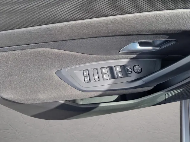 PEUGEOT 308 SW 1.2 Hybrid Style
