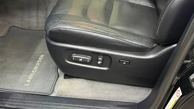 Toyota Land Cruiser V8 4.5 D-4D Sol