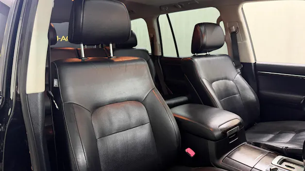 Toyota Land Cruiser V8 4.5 D-4D Sol