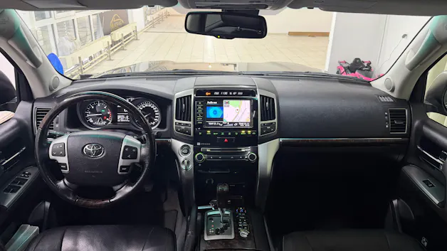 Toyota Land Cruiser V8 4.5 D-4D Sol