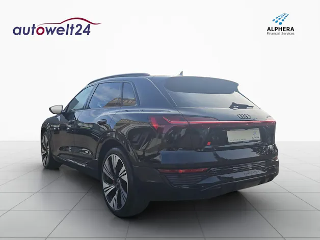 AUDI Q8 55 e-tron Black Edition quattro S-LINE!!!