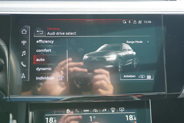 AUDI Q8 55 e-tron Black Edition quattro S-LINE!!!