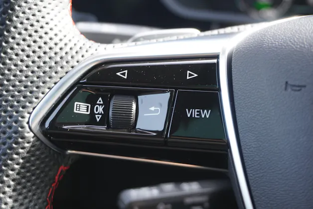 AUDI Q8 55 e-tron Black Edition quattro S-LINE!!!