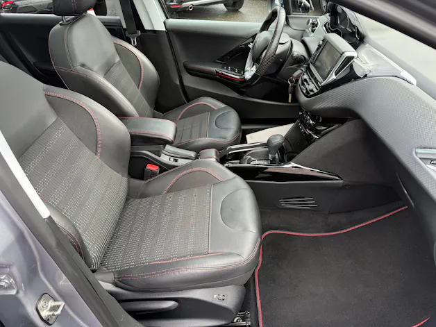 PEUGEOT 2008 1.2 PureTech GT Line EAT6