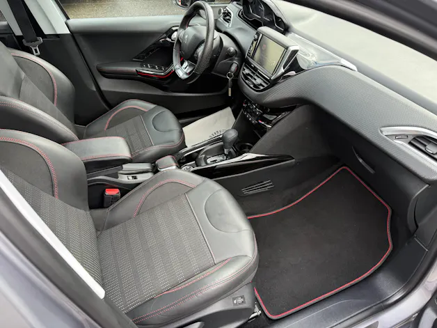 PEUGEOT 2008 1.2 PureTech GT Line EAT6