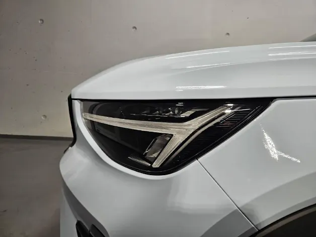 VOLVO XC40 2.0 B3 MH Plus Dark