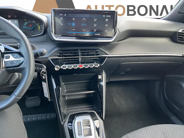 PEUGEOT 2008 1.2 Hybrid 145 Style