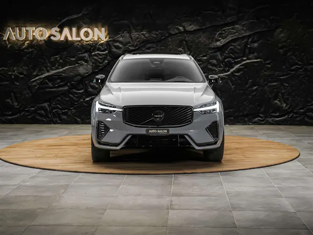 VOLVO XC60 B5 Benzin Mild Hybrid AWD Plus Dark Geartronic *Facelift*Werksgarantie*Panorama*Head-Up*Harman/Kardon*