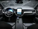 VOLVO XC60 B5 Benzin Mild Hybrid AWD Plus Dark Geartronic *Facelift*Werksgarantie*Panorama*Head-Up*Harman/Kardon*