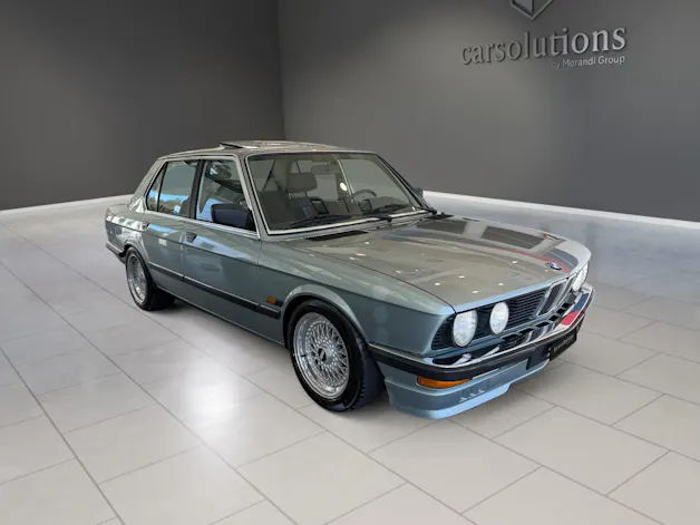 BMW 528i