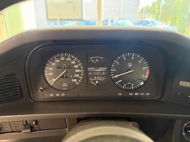 BMW 528i