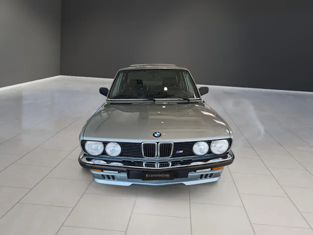 BMW 528i