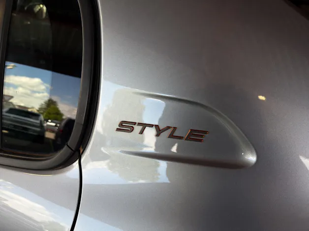 PEUGEOT 208 1.2 Hybrid Style