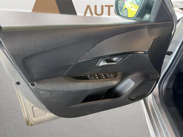 PEUGEOT 208 1.2 Hybrid Style