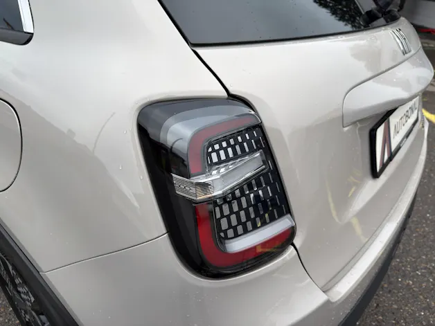 FIAT 600 1.2 Hybrid La Prima