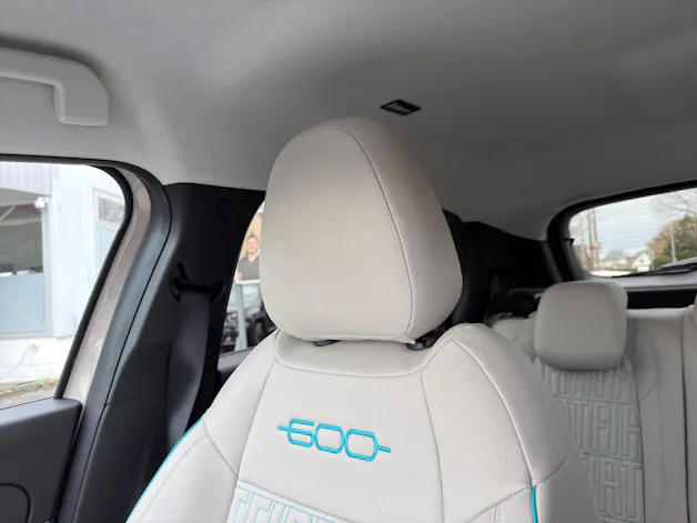 FIAT 600 1.2 Hybrid La Prima