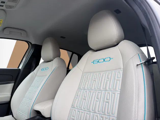 FIAT 600 1.2 Hybrid La Prima