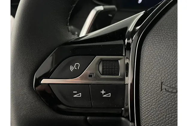 PEUGEOT 208 1.2 Hybrid Allure