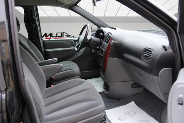 CHRYSLER Grand Voy. 2.8 CRD LX Automatic
