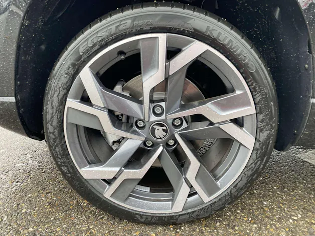 SKODA Karoq 1.5 TSi SportLine DSG-Automat