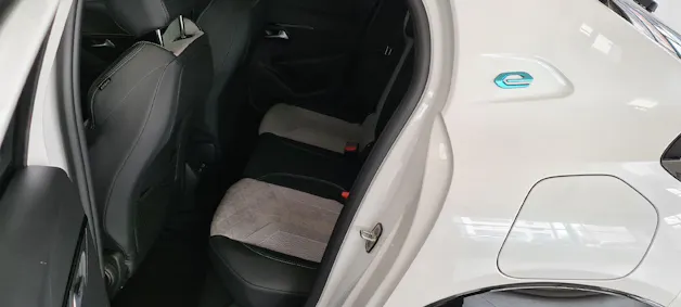 PEUGEOT 208 Elektrik GT Pack