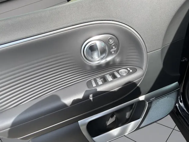 HYUNDAI Ioniq 9 110kWh Vertex 4WD