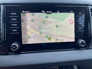 SKODA Karoq 1.5 TSi SportLine DSG-Automat