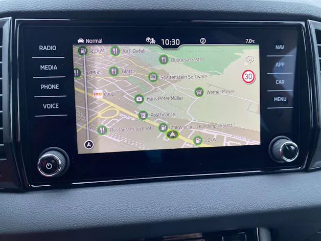 SKODA Karoq 1.5 TSi SportLine DSG-Automat