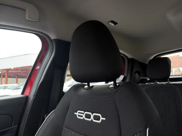 FIAT 600 1.2 Hybrid 145 Cult