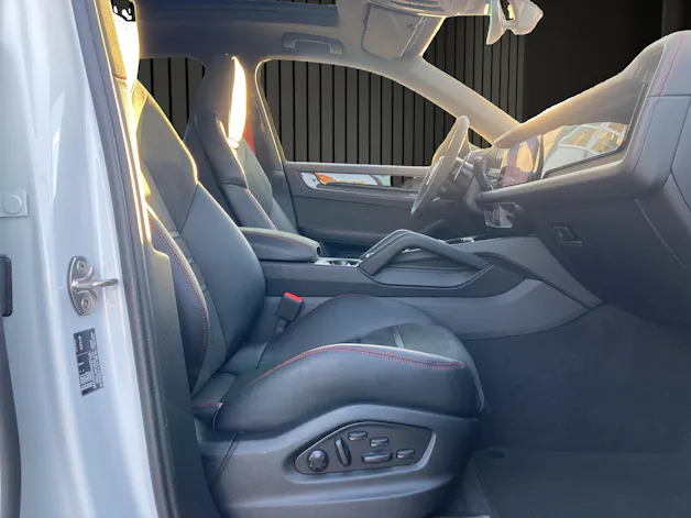 PORSCHE Cayenne GTS