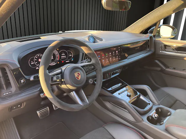 PORSCHE Cayenne GTS