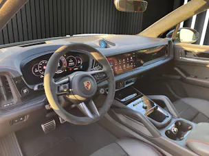 PORSCHE Cayenne GTS
