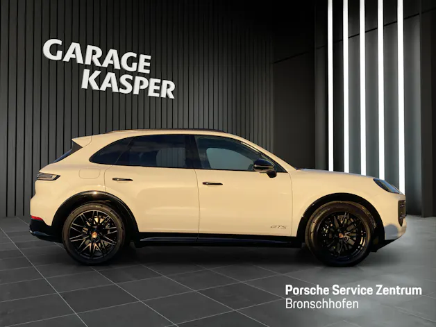 PORSCHE Cayenne GTS