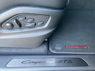 PORSCHE Cayenne GTS