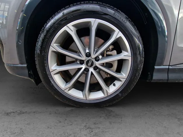 AUDI Q4 e-tron 45 quattro