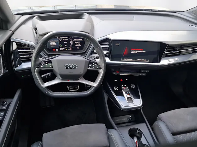 AUDI Q4 e-tron 45 quattro