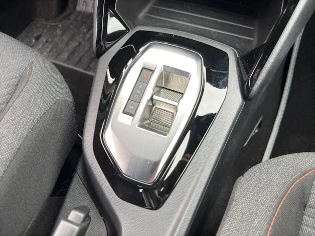 PEUGEOT 2008 1.2 Hybrid 145 Style