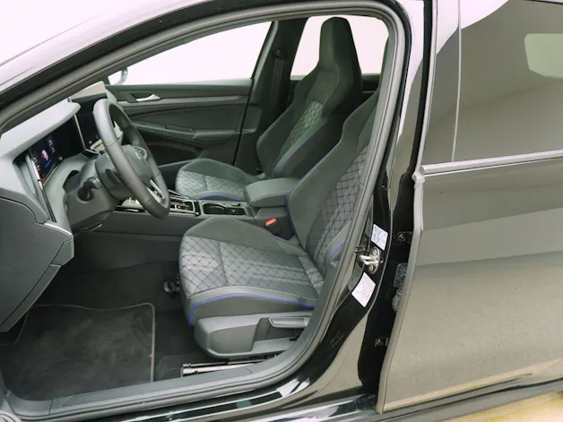 VW Golf 8.5 2.0 TSI DSG R-Line Black Style 4Motion
