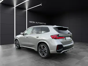 BMW X1 U11 23i xDrive paddles