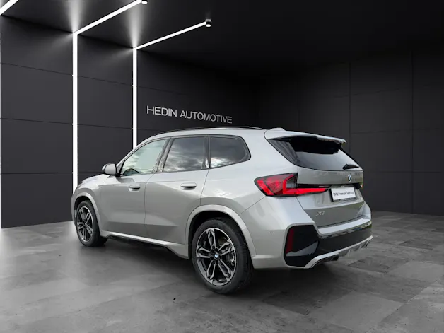 BMW X1 U11 23i xDrive paddles
